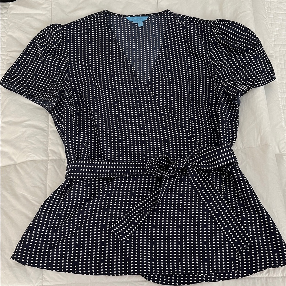 Draper James Navy and White Polka Dot Blouse 💙🤍